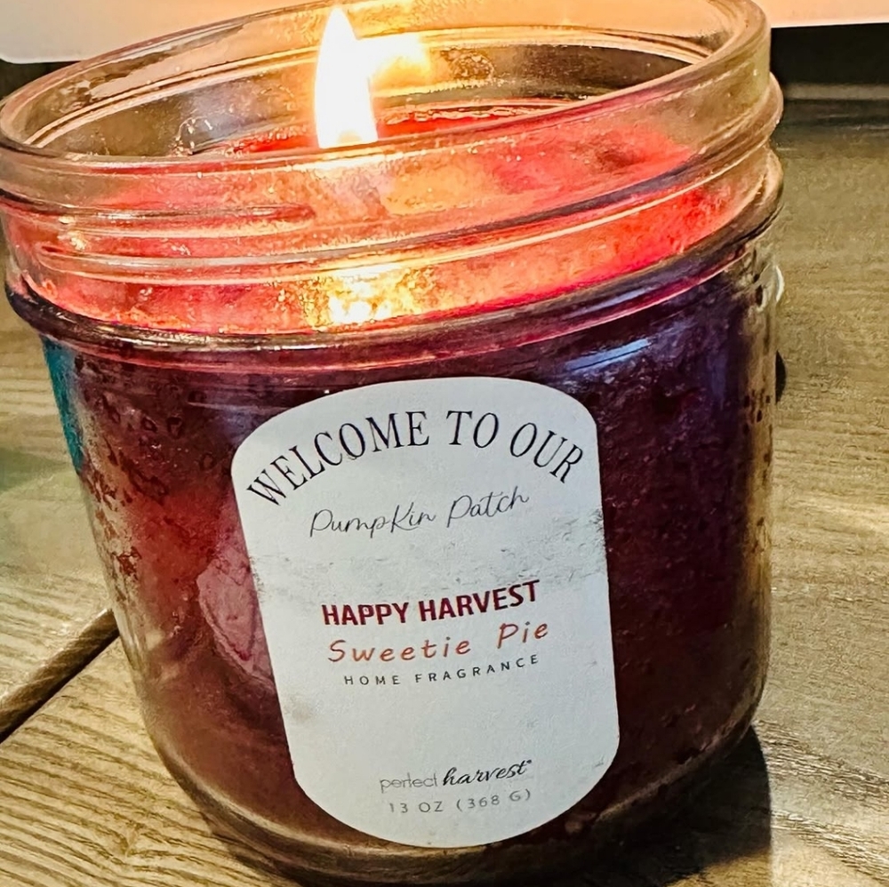 Happy Harvest Sweetie Pie Scent 13oz Candle New Welcome To Our Pumpkin Patch